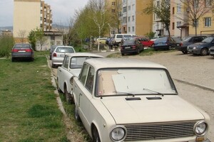 В Свищов започва акция за премахване на стари коли от общинските площи